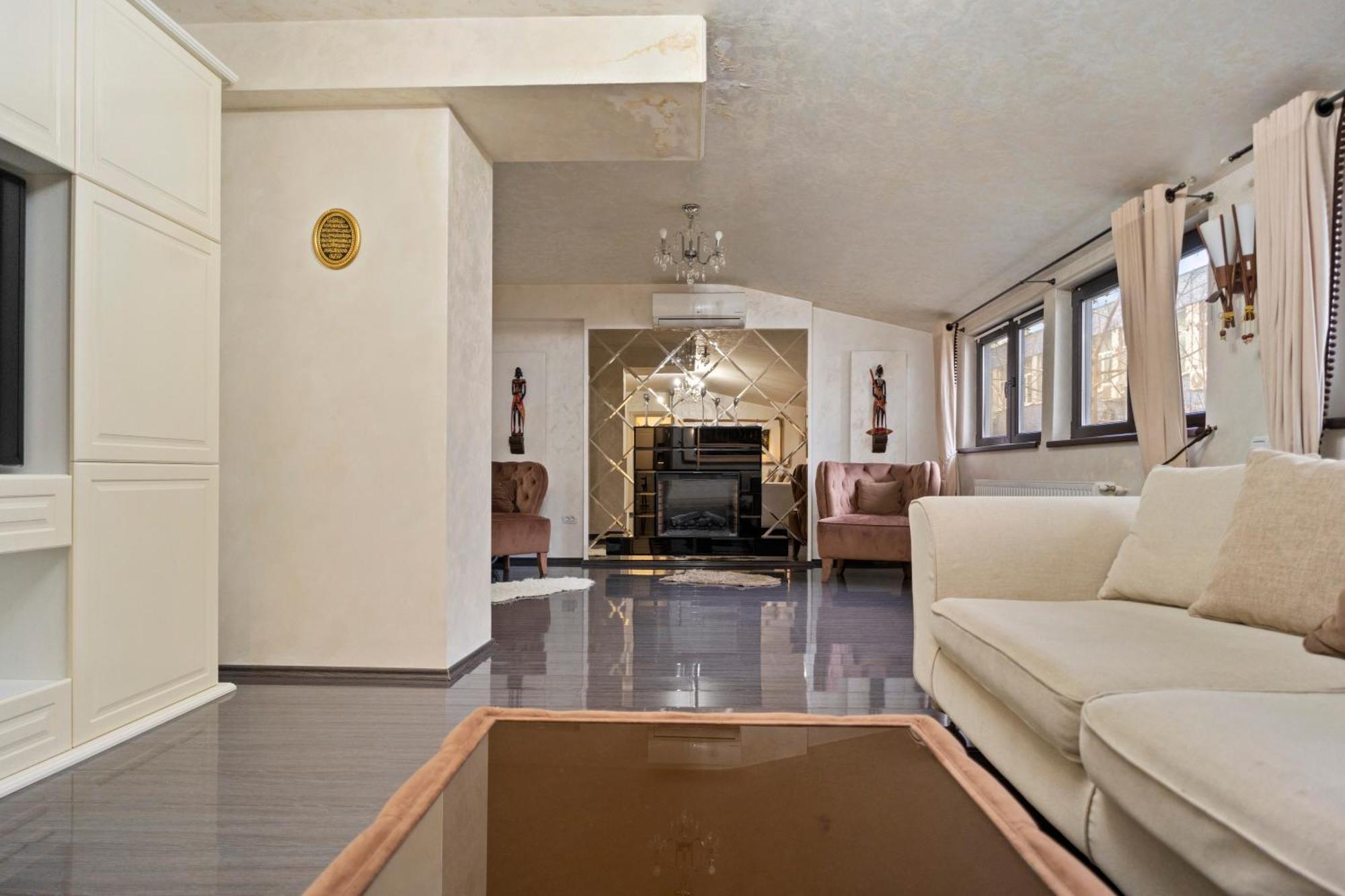 Classic Luxury At Mall Apartment Bucharest